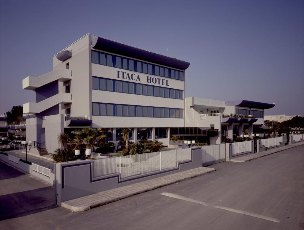 Itaca Hotel Барлетта Экстерьер фото