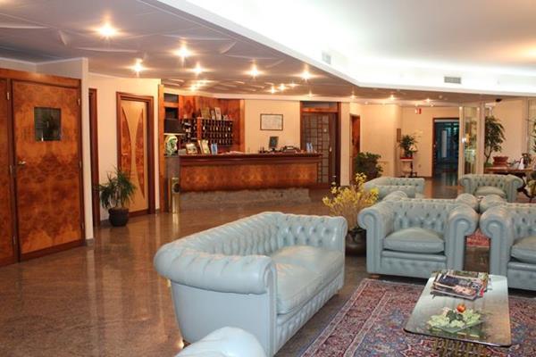 Itaca Hotel Барлетта Экстерьер фото