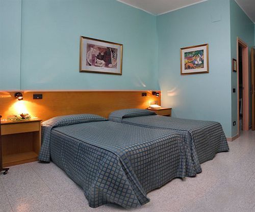 Itaca Hotel Барлетта Экстерьер фото