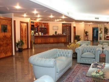 Itaca Hotel Барлетта Экстерьер фото